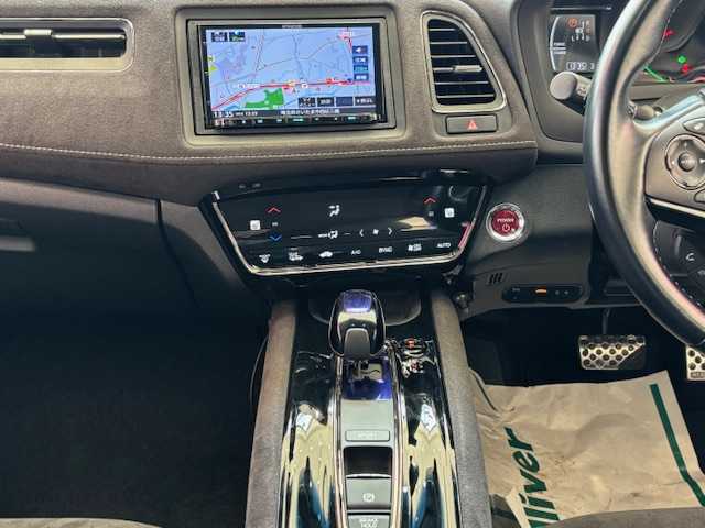 ホンダ ヴェゼル ハイブリッド RS ホンダセンシング 埼玉県 2017(平29)年 4.6万km プレミアムクリスタルレッドM ホンダセンシング/社外7型ナビ/CD/BT/フルセグTV/全方位カメラ/レーダークルーズコントロール/LEDオートライト/ハーフレザーシート/シートヒーター/デジタルインナーミラー/パドルシフト/レーンキープアシスト/スマートキー/プッシュスタート/ETC/禁煙車