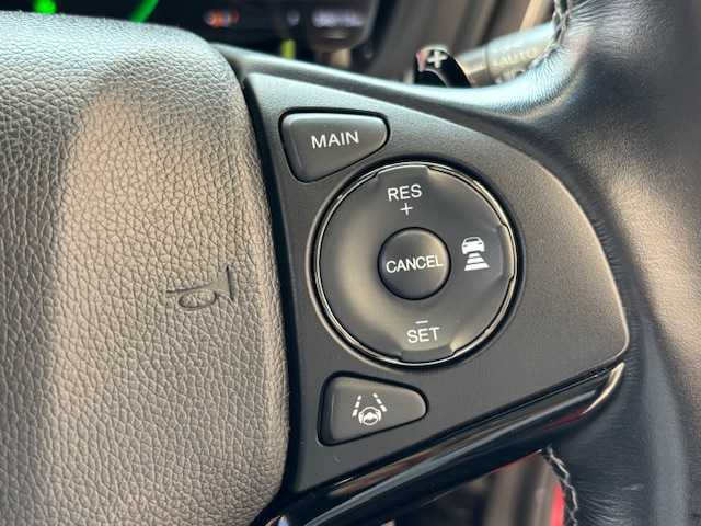 ホンダ ヴェゼル ハイブリッド RS ホンダセンシング 埼玉県 2017(平29)年 4.6万km プレミアムクリスタルレッドM ホンダセンシング/社外7型ナビ/CD/BT/フルセグTV/全方位カメラ/レーダークルーズコントロール/LEDオートライト/ハーフレザーシート/シートヒーター/デジタルインナーミラー/パドルシフト/レーンキープアシスト/スマートキー/プッシュスタート/ETC/禁煙車
