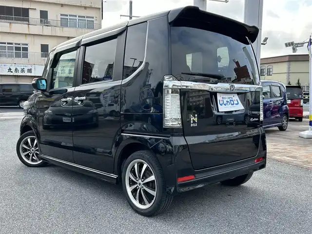 ホンダ Ｎ ＢＯＸ カスタム G 沖縄県 2014(平26)年 4.6万km スマートブラック (株)IDOMが運営する【じしゃロンOO店】の自社ローン専用車両になりますこちらは現金またはオートローンご利用時の価格です。自社ローンご希望の方は別途その旨お申付け下さい/・プッシュスタート　/・ナビ　/・ＴＶ　/・Ｂｌｕｅｔｏｏｔｈ接続　/・バックカメラ　/・純正フロアマット　/・ＥＴＣ　/・片側パワースライドドア　/・スマートキー　/・横滑り防止装置　/・盗難防止装置　/・オートライト