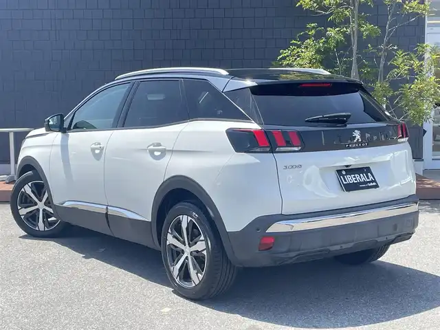 プジョー ３００８ ブルー HDi スペシャルED 滋賀県 2018(平30)年 5.9万km パールⅡ サンルーフ/ハーフレザーシート/アクティブセーフティブレーキ/レーンキープアシスト/ブラインドスポットモニター/純正ディスプレイオーディオ/（BT/CarPlay/USB）/バックカメラ/サイドカメラ/ETC/純正LEDヘッドライト/純正18インチAW