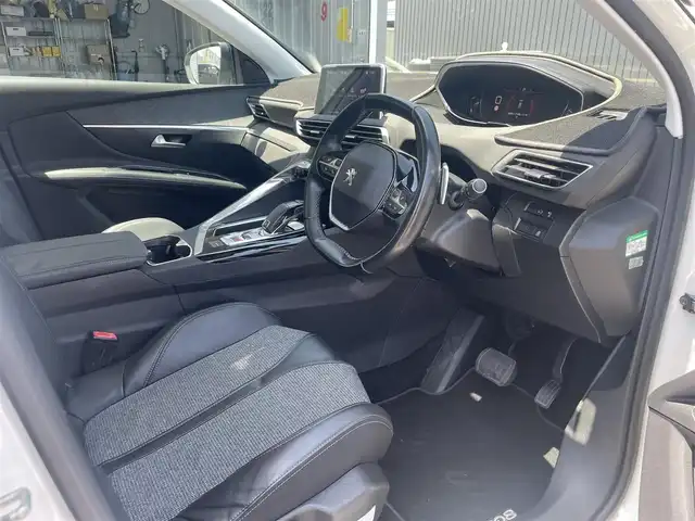 プジョー ３００８ ブルー HDi スペシャルED 滋賀県 2018(平30)年 5.9万km パールⅡ サンルーフ/ハーフレザーシート/アクティブセーフティブレーキ/レーンキープアシスト/ブラインドスポットモニター/純正ディスプレイオーディオ/（BT/CarPlay/USB）/バックカメラ/サイドカメラ/ETC/純正LEDヘッドライト/純正18インチAW