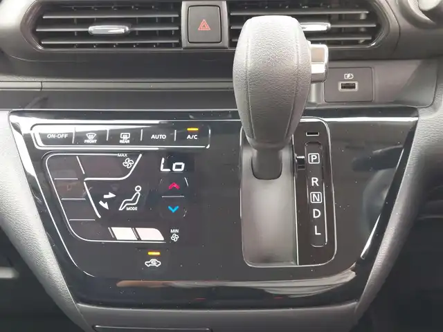 日産 デイズ ハイウェイスターX 福岡県 2020(令2)年 0.8万km ホワイトパール 虎之介/セーフティパックB/・踏み間違い衝突防止アシスト/・インテリジェント パーキングアシスト/・標識検知機能/・アラウンドビューモニター/・ふらつき警報/・インテリジェント ルームミラー/・プロパイロット/・車線逸脱防止支援システム/純正ナビ　MM320D-L/フルセグTV/ドライブレコーダー/ETC/LEDヘッドライト/14インチ純正アルミホイール/アイドリングストップ/純正フロアマット/オートライト