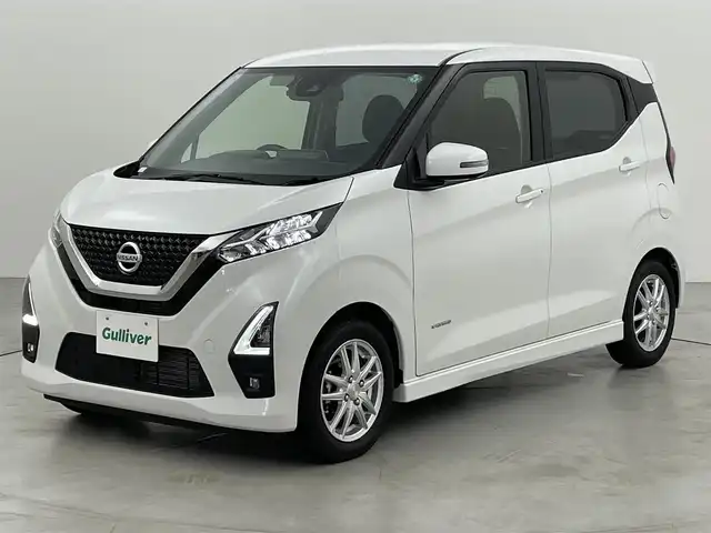 日産 デイズ ハイウェイスターX 福岡県 2020(令2)年 0.8万km ホワイトパール 純正９型ナビ（ＢＴ，フルセグＴＶ）　/全方位カメラ　/ナビ連動前後ドラレコ　/ＥＴＣ　/コーナーセンサー　/エマージェンシーブレーキ　/レーンキープ　/セーフティ・シールドスイッチ　/アイドリングストップ　/ＬＥＤ