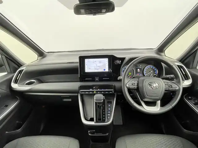 トヨタ ヴォクシー ハイブリッド S－G 千葉県 2023(令5)年 1.8万km マッシブグレー 禁煙車/トヨタセーフティセンス/・車線逸脱警報システム/・レーンキープアシスト/・プリクラッシュセーフティ/・プリクラッシュセーフティブレーキ/・クリアランスソナー/・レーダークルーズコントロール/片側パワースライドドア/純正ディスプレイオーディオ/・USB/Bluetooth/・バックカメラ/・ビルトインETC2.0/革巻きステアリング/・ステアリングスイッチ/電子パーキング/・ブレーキホールド/純正フロアマット/純正16インチAW/オートライト/・オートマチックハイビーム/・LEDヘッドライト/・ヘッドライトイベライザー/プッシュスタート/・スマートキー/取扱説明書、新車時保証書、メディア取扱説明書
