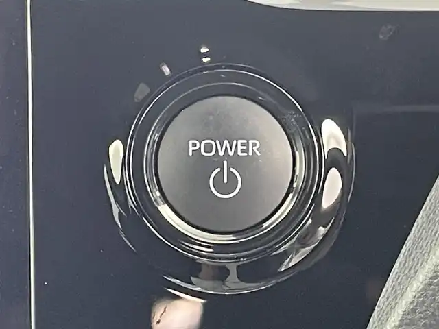 トヨタ ヴォクシー ハイブリッド S－G 千葉県 2023(令5)年 1.8万km マッシブグレー 禁煙車/トヨタセーフティセンス/・車線逸脱警報システム/・レーンキープアシスト/・プリクラッシュセーフティ/・プリクラッシュセーフティブレーキ/・クリアランスソナー/・レーダークルーズコントロール/片側パワースライドドア/純正ディスプレイオーディオ/・USB/Bluetooth/・バックカメラ/・ビルトインETC2.0/革巻きステアリング/・ステアリングスイッチ/電子パーキング/・ブレーキホールド/純正フロアマット/純正16インチAW/オートライト/・オートマチックハイビーム/・LEDヘッドライト/・ヘッドライトイベライザー/プッシュスタート/・スマートキー/取扱説明書、新車時保証書、メディア取扱説明書