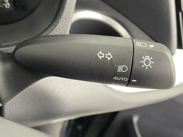 トヨタ ヴォクシー ハイブリッド S－G 千葉県 2023(令5)年 1.8万km マッシブグレー 禁煙車/トヨタセーフティセンス/・車線逸脱警報システム/・レーンキープアシスト/・プリクラッシュセーフティ/・プリクラッシュセーフティブレーキ/・クリアランスソナー/・レーダークルーズコントロール/片側パワースライドドア/純正ディスプレイオーディオ/・USB/Bluetooth/・バックカメラ/・ビルトインETC2.0/革巻きステアリング/・ステアリングスイッチ/電子パーキング/・ブレーキホールド/純正フロアマット/純正16インチAW/オートライト/・オートマチックハイビーム/・LEDヘッドライト/・ヘッドライトイベライザー/プッシュスタート/・スマートキー/取扱説明書、新車時保証書、メディア取扱説明書