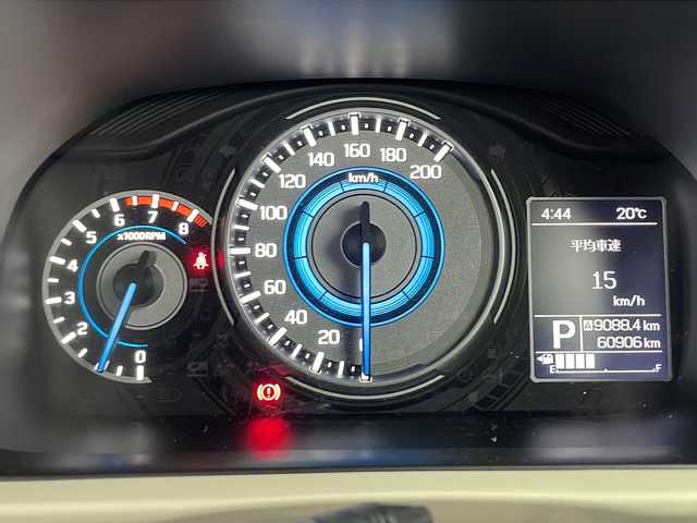 スズキ クロスビー HYBRID MZ 茨城県 2017(平29)年 6.1万km スピーディーブルーメタリック/ブラック2トーンルーフ セーフティサポート/デュアルセンサーブレーキサポート/誤発進抑制機能（前方/後方）/クルーズコントロール/LEDオートライト/シートヒーター /純正16インチアルミホイール/革巻きステアリングホイール/パドルシフト/パーソナルテーブル（後席左右）/アイドリングストップ/スマートキー