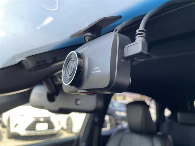 トヨタ ハリアー プレミアム 東京都 2018(平30)年 5.8万km ホワイトパールクリスタルシャイン 純正ナビ/バックモニター/プリクラッシュセーフティ/レーンディパーチャーアラート/インテリジェントクリアランスソナー/レーダークルーズ/パワーシート/パワーバックドア/ETC/ドライブレコーダー