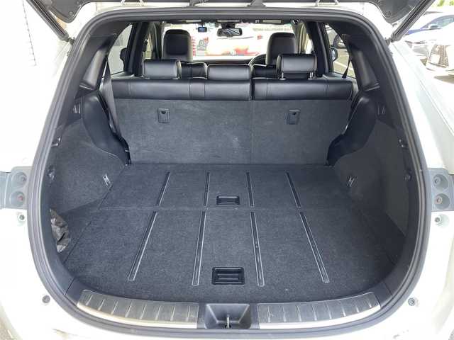 トヨタ ハリアー プレミアム 東京都 2018(平30)年 5.8万km ホワイトパールクリスタルシャイン 純正ナビ/バックモニター/プリクラッシュセーフティ/レーンディパーチャーアラート/インテリジェントクリアランスソナー/レーダークルーズ/パワーシート/パワーバックドア/ETC/ドライブレコーダー