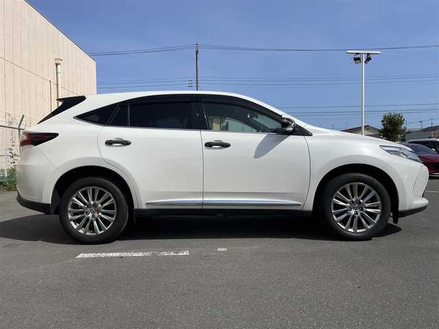 トヨタ ハリアー プレミアム 東京都 2018(平30)年 5.8万km ホワイトパールクリスタルシャイン 純正ナビ/バックモニター/プリクラッシュセーフティ/レーンディパーチャーアラート/インテリジェントクリアランスソナー/レーダークルーズ/パワーシート/パワーバックドア/ETC/ドライブレコーダー