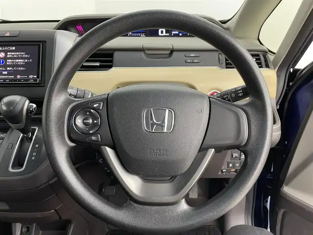 ホンダ フリード G 道央・札幌 2017(平29)年 5.9万km コバルトブルーパール ・4WD/・寒冷地仕様/・社外ナビTV/　BT/CD/DVD/SD/フルセグ/・純正ビルトインETC/・衝突軽減ブレーキ/・レーンキープアシスト/・横滑り防止/・アイドリングストップ/・両側パワースライドドア/・前席シートヒーター/・ステアリングリモコン/・プッシュスタート/・スマートキー×2/・純正エンジンスターター/・純正フロアマット/・社外15インチAW/・社外スタッドレス積込（185/65/R15）/・ヘッドランププレベライザー/・フロントフォグランプ/・ドアミラーウィンカー/・ドアバイザー/・Rワイパー/・保証書/・取扱説明書