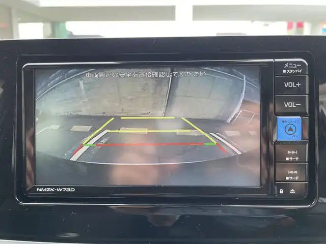 トヨタ プリウス X 愛知県 2024(令6)年 0.5万km スーパーホワイトⅡ 純正SDナビ（NMZK-W73D）/フルセグTV・Bluetooth・USB・CD・DVD・AM・FM/バックカメラ/トヨタセーフティセンス/・プリクラッシュセーフティ（PCS）/・ブラインドスポットモニター（BSM）/・レーダークルーズコントロール/・レーンディパーチャーアラート/・クリアランスソナー/・プロアクティブドライビングアシスト（PDA）/・リヤクロストラフィックアラート（RCTA）/・パーキングサポートブレーキ（PKSB）/・ロードサインアシスト（RSA）/・後方車両接近告知/・安心降車アシスト/・オートハイビーム/LEDヘッドライト/オートライト/ビルトインETC/前後ドライブレコーダー（TZーDR210）/スペアタイヤ/AC100V1500Wアクセサリーコンセント/スマートキー/プッシュスタート/純正フロアマット/純正ドアバイザー/スペアキー/取扱説明書/保証書