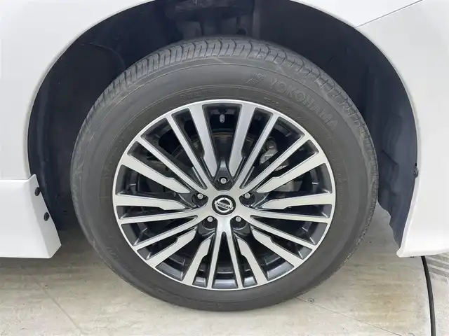 日産 エルグランド 250ハイウェイスターS 岡山県 2021(令3)年 1.7万km ピュアホワイトパール 純正１０インチナビ/（Bluetooth/フルセグTV/CD/DVD）/エマージェンシーブレーキ/デジタルインナーミラー/ドライブレコーダー（前）/レーダークルーズコントロール/アラウンドビューモニター/ビルトインＥＴＣ/ＬＥＤヘッドライト/オートハイビーム/ブラインドスポットモニター/電動リアゲート/オットマン/ウォークスルー/純正フロアマット/両側パワースライドドア/ドアバイザー/プッシュスタート/スマートキー×2/新車保証書/取扱説明書