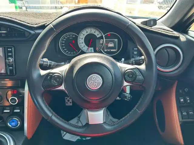 トヨタ ８６ GT リミテッド ブラックPKG 宮城県 2018(平30)年 4万km ブライトブルー TRDフルバケットシート（運転席）/TRDフロントタワーバー/TRDドアスタビライザー/TEIN車高調/WORKEMOTION18インチAW/bremboブレーキキャリパー/社外マフラー/コーナーセンサー/リアスポイラー/純正ナビ（NSZT-W66T）/・CD/DVD/・Bluetooth/・フルセグTV/バックカメラ/ETC/ドライブレコーダー/革巻きステアリング/クルーズコントロール/ステアリングスイッチ/シートヒーター/LEDヘッドライト/フォグランプ/オートライト/スマートキー＆プッシュスタート/電動格納ミラー/純正フロアマット/W/サイド/カーテンエアバッグ