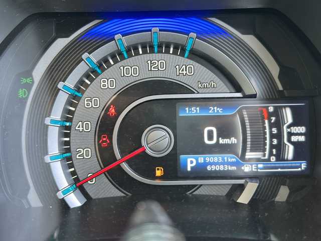 スズキ ハスラー HYBRID X 山口県 2020(令2)年 6.9万km デニムブルー ガンメタリック 2トーン 社外ナビ【MDV-D308BT】/ワンセグテレビ/Bluetooth/アイドリングストップ/プッシュスタート/コーナーセンサー/シートヒーター/オートハイビーム/シートヒーター/社外フロアマット/ドアバイザー/レーンアシスト/横滑り防止装置/衝突被害軽減システム/純正15インチAWサマータイヤ積み込み