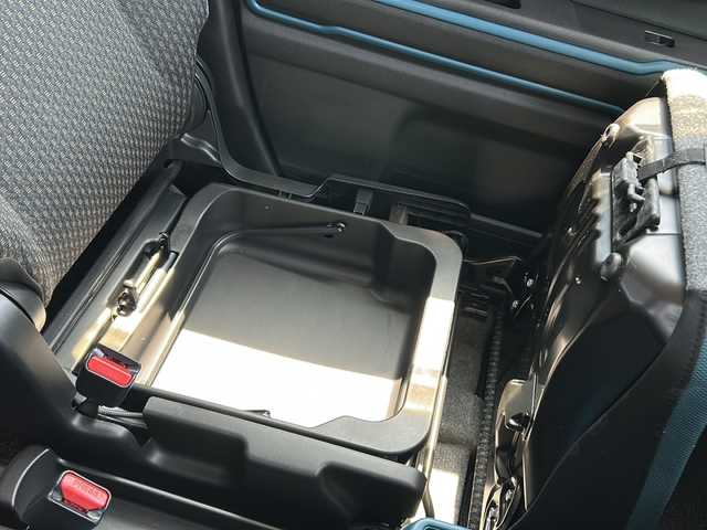 スズキ ハスラー HYBRID X 山口県 2020(令2)年 6.9万km デニムブルー ガンメタリック 2トーン 社外ナビ【MDV-D308BT】/ワンセグテレビ/Bluetooth/アイドリングストップ/プッシュスタート/コーナーセンサー/シートヒーター/オートハイビーム/シートヒーター/社外フロアマット/ドアバイザー/レーンアシスト/横滑り防止装置/衝突被害軽減システム/純正15インチAWサマータイヤ積み込み
