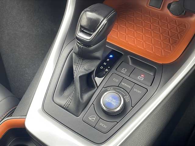 トヨタ ＲＡＶ４ アドベンチャー 栃木県 2020(令2)年 3.8万km アッシュグレーメタリック/アティチュードブラックマイカ 2トーン 純正9インチナビ/ 【AM/FM/CD/DVD/SD/BT】/フルセグTV/トヨタセーフティセンス/・プリクラッシュセーフティ/・レーントレーシングアシスト/・レーダークルーズコントロール/・オートマチックハイビーム/・ロードサインアシスト/クリアランスソナー/運転席パワーシート/オートブレーキホールド/LEDヘッドライト/MTモード付きAT/横滑り防止装置/ステアリングスイッチ/ビルトインETC/純正フロアマット/電動格納ミラー/社外テールライト Valenti(純正積込）