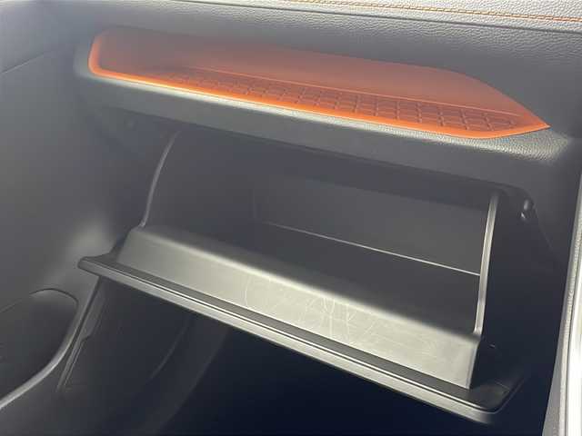 トヨタ ＲＡＶ４ アドベンチャー 栃木県 2020(令2)年 3.8万km アッシュグレーメタリック/アティチュードブラックマイカ 2トーン 純正9インチナビ/ 【AM/FM/CD/DVD/SD/BT】/フルセグTV/トヨタセーフティセンス/・プリクラッシュセーフティ/・レーントレーシングアシスト/・レーダークルーズコントロール/・オートマチックハイビーム/・ロードサインアシスト/クリアランスソナー/運転席パワーシート/オートブレーキホールド/LEDヘッドライト/MTモード付きAT/横滑り防止装置/ステアリングスイッチ/ビルトインETC/純正フロアマット/電動格納ミラー/社外テールライト Valenti(純正積込）