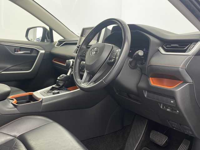 トヨタ ＲＡＶ４ アドベンチャー 栃木県 2020(令2)年 3.8万km アッシュグレーメタリック/アティチュードブラックマイカ 2トーン 純正9インチナビ/ 【AM/FM/CD/DVD/SD/BT】/フルセグTV/トヨタセーフティセンス/・プリクラッシュセーフティ/・レーントレーシングアシスト/・レーダークルーズコントロール/・オートマチックハイビーム/・ロードサインアシスト/クリアランスソナー/運転席パワーシート/オートブレーキホールド/LEDヘッドライト/MTモード付きAT/横滑り防止装置/ステアリングスイッチ/ビルトインETC/純正フロアマット/電動格納ミラー/社外テールライト Valenti(純正積込）