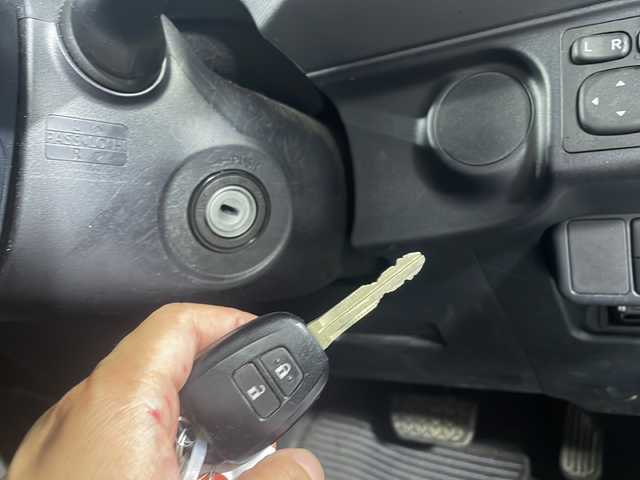 トヨタ アクア S 沖縄県 2018(平30)年 7.8万km スーパーホワイトⅡ 県外仕入/禁煙車/社外ナビ(BT/USB/ipod)/バックカメラ/前後ドライブレコーダー/ETC/トヨタセーフティーセンス/プリクラッシュセーフティーシステム/レーンディパチャートアラート/オートマチックハイビーム/ステアリングスイッチ