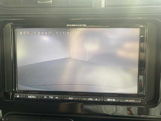 トヨタ アクア S 沖縄県 2018(平30)年 7.8万km スーパーホワイトⅡ 県外仕入/禁煙車/社外ナビ(BT/USB/ipod)/バックカメラ/前後ドライブレコーダー/ETC/トヨタセーフティーセンス/プリクラッシュセーフティーシステム/レーンディパチャートアラート/オートマチックハイビーム/ステアリングスイッチ