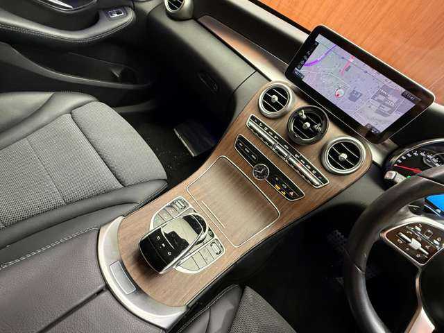 メルセデス・ベンツ Ｃ２２０ｄ アバンギャルド 千葉県 2019(平31)年 5.4万km オブシディアンブラック ＡＣＣ　/ハーフレザーシート　/ナビ　/ＴＶ　/Ｂｌｕｅｔｏｏｔｈ接続　/Ｂカメラ　/電動シート　/シートヒーター　/ＬＥＤヘッドライト　/ハイビームアシスト　/衝突軽減ブレーキ　/ＢＳＭ　/ＬＫＡ　/ＥＴＣ　/禁煙車