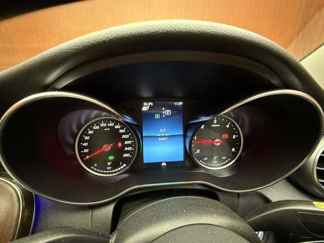 メルセデス・ベンツ Ｃ２２０ｄ アバンギャルド 千葉県 2019(平31)年 5.4万km オブシディアンブラック ＡＣＣ　/ハーフレザーシート　/ナビ　/ＴＶ　/Ｂｌｕｅｔｏｏｔｈ接続　/Ｂカメラ　/電動シート　/シートヒーター　/ＬＥＤヘッドライト　/ハイビームアシスト　/衝突軽減ブレーキ　/ＢＳＭ　/ＬＫＡ　/ＥＴＣ　/禁煙車