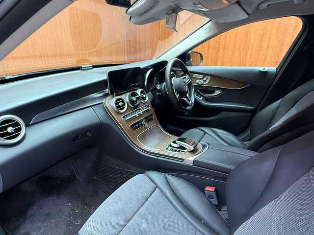 メルセデス・ベンツ Ｃ２２０ｄ アバンギャルド 千葉県 2019(平31)年 5.4万km オブシディアンブラック ＡＣＣ　/ハーフレザーシート　/ナビ　/ＴＶ　/Ｂｌｕｅｔｏｏｔｈ接続　/Ｂカメラ　/電動シート　/シートヒーター　/ＬＥＤヘッドライト　/ハイビームアシスト　/衝突軽減ブレーキ　/ＢＳＭ　/ＬＫＡ　/ＥＴＣ　/禁煙車