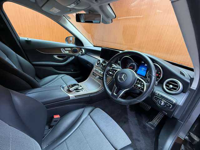 メルセデス・ベンツ Ｃ２２０ｄ アバンギャルド 千葉県 2019(平31)年 5.4万km オブシディアンブラック ＡＣＣ　/ハーフレザーシート　/ナビ　/ＴＶ　/Ｂｌｕｅｔｏｏｔｈ接続　/Ｂカメラ　/電動シート　/シートヒーター　/ＬＥＤヘッドライト　/ハイビームアシスト　/衝突軽減ブレーキ　/ＢＳＭ　/ＬＫＡ　/ＥＴＣ　/禁煙車