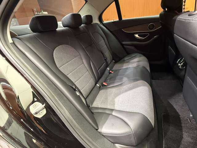 メルセデス・ベンツ Ｃ２２０ｄ アバンギャルド 千葉県 2019(平31)年 5.4万km オブシディアンブラック ＡＣＣ　/ハーフレザーシート　/ナビ　/ＴＶ　/Ｂｌｕｅｔｏｏｔｈ接続　/Ｂカメラ　/電動シート　/シートヒーター　/ＬＥＤヘッドライト　/ハイビームアシスト　/衝突軽減ブレーキ　/ＢＳＭ　/ＬＫＡ　/ＥＴＣ　/禁煙車