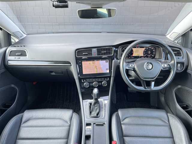 フォルクスワーゲン ゴルフ ヴァリアント TDI ハイライン マイスター 三重県 2020(令2)年 3.6万km ディープブラックパールエフェクト ACC/DYNAUDIOサウンド/プリクラッシュブレーキ/レーンキープ/ブラインドスポット/デジタルメータークラスター/ブラックレザーシート/シートヒーター/パワーシート /純正ナビ/バックカメラ/フルセグTV/純正専用17インチアルミホイール/ドライブレコーダー/AppleCarPlay/AndroidAuto/LEDヘッドライト/オートライト/保証書/スペアキー