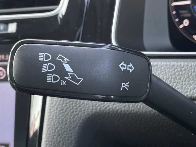 フォルクスワーゲン ゴルフ ヴァリアント TDI ハイライン マイスター 三重県 2020(令2)年 3.6万km ディープブラックパールエフェクト ACC/DYNAUDIOサウンド/プリクラッシュブレーキ/レーンキープ/ブラインドスポット/デジタルメータークラスター/ブラックレザーシート/シートヒーター/パワーシート /純正ナビ/バックカメラ/フルセグTV/純正専用17インチアルミホイール/ドライブレコーダー/AppleCarPlay/AndroidAuto/LEDヘッドライト/オートライト/保証書/スペアキー