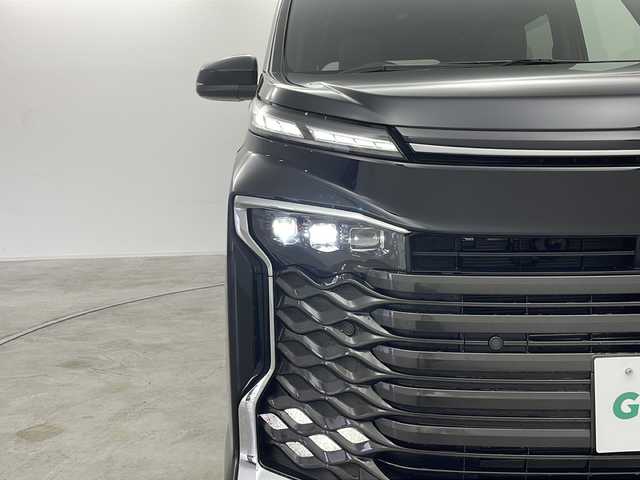 トヨタ ヴォクシー S－Z 群馬県 2024(令6)年 1.6万km アティチュードブラックマイカ 純正10.5型ナビ バックカメラ アダプティブクルーズコントロール　衝突被害軽減ブレーキ　両側電動スライドドア　純正ビルトインETC2.0 ハーフレザーシート　シートヒーター　BSM ドラレコ　禁煙車