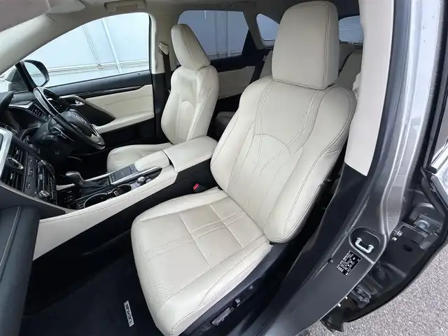 レクサス ＲＸ 450hL 岩手県 2021(令3)年 4.6万km ソニックチタニウム サンルーフ　ナビ　全周囲Ｃ　ヘッドアップディスプレイ　フルセグ　ＥＴＣ　メモリ付白本革電動シート　エアシートヒーター　ステアヒーター　レーダークルーズ　電動リアゲート　ＷＡＬＤ２２インチＡＷ