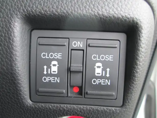 ホンダ Ｎ ＢＯＸ カスタム G L ターボ ホンダセンシング 千葉県 2020(令2)年 6.2万km プラチナホワイトパール ワンオーナー/純正8型ナビ、フルセグTV/バックカメラ/純正オーディオ【DVD/CD/BT/SD/USB】/両側パワースライドドア/LEDヘッドライト&LEDフォグランプ/アダプティブクルーズコントロール/レーンキープアシスト/パドルシフト付き革巻きステアリング/ナビ連動ステアリングスイッチ/ハーフレザーシート/前席シートヒーター/純正ナビ連動前後ドライブレコーダー/ビルトインETC/スペアキー/取扱説明書/ナビ取扱説明書/新車時保証書/ホンダ整備記録簿(R3/R4/R5/R6/R7)