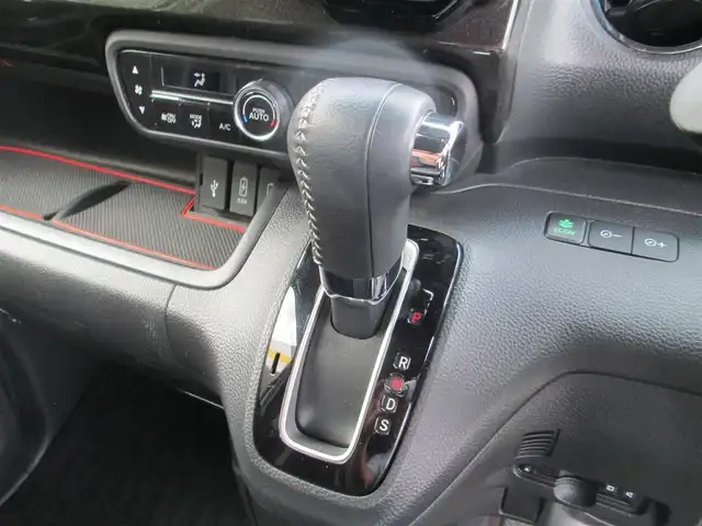 ホンダ Ｎ ＢＯＸ カスタム G L ターボ ホンダセンシング 千葉県 2020(令2)年 6.2万km プラチナホワイトパール ワンオーナー/純正8型ナビ、フルセグTV/バックカメラ/純正オーディオ【DVD/CD/BT/SD/USB】/両側パワースライドドア/LEDヘッドライト&LEDフォグランプ/アダプティブクルーズコントロール/レーンキープアシスト/パドルシフト付き革巻きステアリング/ナビ連動ステアリングスイッチ/ハーフレザーシート/前席シートヒーター/純正ナビ連動前後ドライブレコーダー/ビルトインETC/スペアキー/取扱説明書/ナビ取扱説明書/新車時保証書/ホンダ整備記録簿(R3/R4/R5/R6/R7)