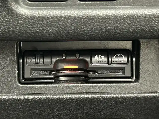 日産 ジューク 15RX タイプV 千葉県 2011(平23)年 7.4万km サファイアブラック 禁煙車/純正メモリナビ/・型番：HS511D-W/・CD/DVD/AUX/USB/Bluetooth/フルセグTV/・バックカメラ/・ビルトインETC/革巻きステアリング/純正フロアマット/純正ドアバイザー/社外16インチAW/電動格納ウインカーミラー/オートライト/・LEDヘッドライト/・フォグランプ