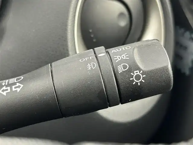 日産 ジューク 15RX タイプV 千葉県 2011(平23)年 7.4万km サファイアブラック 禁煙車/純正メモリナビ/・型番：HS511D-W/・CD/DVD/AUX/USB/Bluetooth/フルセグTV/・バックカメラ/・ビルトインETC/革巻きステアリング/純正フロアマット/純正ドアバイザー/社外16インチAW/電動格納ウインカーミラー/オートライト/・LEDヘッドライト/・フォグランプ
