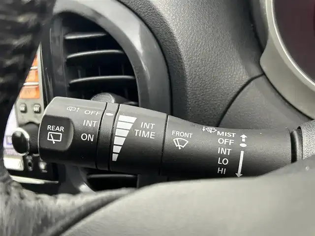 日産 ジューク 15RX タイプV 千葉県 2011(平23)年 7.4万km サファイアブラック 禁煙車/純正メモリナビ/・型番：HS511D-W/・CD/DVD/AUX/USB/Bluetooth/フルセグTV/・バックカメラ/・ビルトインETC/革巻きステアリング/純正フロアマット/純正ドアバイザー/社外16インチAW/電動格納ウインカーミラー/オートライト/・LEDヘッドライト/・フォグランプ