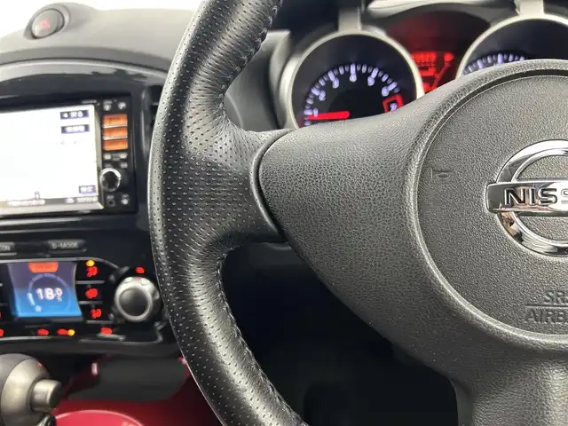 日産 ジューク 15RX タイプV 千葉県 2011(平23)年 7.4万km サファイアブラック 禁煙車/純正メモリナビ/・型番：HS511D-W/・CD/DVD/AUX/USB/Bluetooth/フルセグTV/・バックカメラ/・ビルトインETC/革巻きステアリング/純正フロアマット/純正ドアバイザー/社外16インチAW/電動格納ウインカーミラー/オートライト/・LEDヘッドライト/・フォグランプ