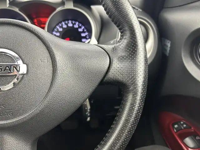 日産 ジューク 15RX タイプV 千葉県 2011(平23)年 7.4万km サファイアブラック 禁煙車/純正メモリナビ/・型番：HS511D-W/・CD/DVD/AUX/USB/Bluetooth/フルセグTV/・バックカメラ/・ビルトインETC/革巻きステアリング/純正フロアマット/純正ドアバイザー/社外16インチAW/電動格納ウインカーミラー/オートライト/・LEDヘッドライト/・フォグランプ
