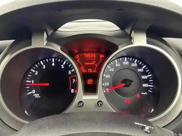 日産 ジューク 15RX タイプV 千葉県 2011(平23)年 7.4万km サファイアブラック 禁煙車/純正メモリナビ/・型番：HS511D-W/・CD/DVD/AUX/USB/Bluetooth/フルセグTV/・バックカメラ/・ビルトインETC/革巻きステアリング/純正フロアマット/純正ドアバイザー/社外16インチAW/電動格納ウインカーミラー/オートライト/・LEDヘッドライト/・フォグランプ