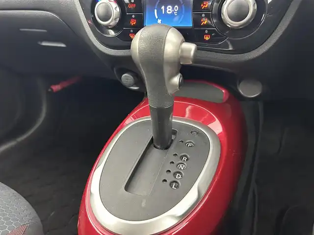 日産 ジューク 15RX タイプV 千葉県 2011(平23)年 7.4万km サファイアブラック 禁煙車/純正メモリナビ/・型番：HS511D-W/・CD/DVD/AUX/USB/Bluetooth/フルセグTV/・バックカメラ/・ビルトインETC/革巻きステアリング/純正フロアマット/純正ドアバイザー/社外16インチAW/電動格納ウインカーミラー/オートライト/・LEDヘッドライト/・フォグランプ