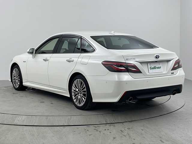 トヨタ クラウン ハイブリッド S エレガンススタイル 熊本県 2020(令2)年 3.5万km ホワイトパールクリスタルシャイン 純正ナビ/フルセグTV/CD/DVD/Bluetooth/AM/FM/ETC/パノラマミックビューモニター/トヨタセーフティーセンス/プリクラッシュブレーキ/レーンディパーチャーアラート/アダプティブドライビングビーム/ロードサインアシスト/全車速追従機能付きレーダークルーズコントロール/クリアランスソナー/ハーフレザーシート/シートヒーター/ハンドルヒーター/360度ドライブレコーダー/パドルシフト/LED/ステアリングスイッチ/アドバンストパーク