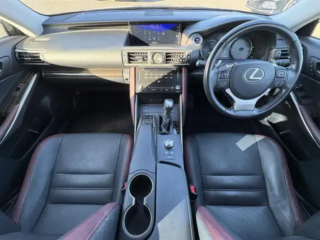 レクサス ＩＳ 300h バージョンL 大分県 2017(平29)年 8.4万km マーキュリーグレーマイカ ・ナビ(CD/DVD/SD/USB/AUX)/・バックカメラ/・フルセグテレビ/・プリクラッシュセーフティ/・レーンキープアシスト/・レーダークルーズコントロール/・コーナーセンサー/・ドライブレコーダー/・ETC2.0/・パワーシート/・シートメモリー/・シートヒーター/・シートクーラー/・ステアリングリモコン/・スマートキー/・プッシュスタートボタン