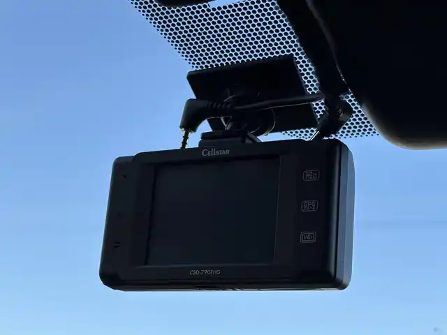 レクサス ＩＳ 300h バージョンL 大分県 2017(平29)年 8.4万km マーキュリーグレーマイカ ・ナビ(CD/DVD/SD/USB/AUX)/・バックカメラ/・フルセグテレビ/・プリクラッシュセーフティ/・レーンキープアシスト/・レーダークルーズコントロール/・コーナーセンサー/・ドライブレコーダー/・ETC2.0/・パワーシート/・シートメモリー/・シートヒーター/・シートクーラー/・ステアリングリモコン/・スマートキー/・プッシュスタートボタン