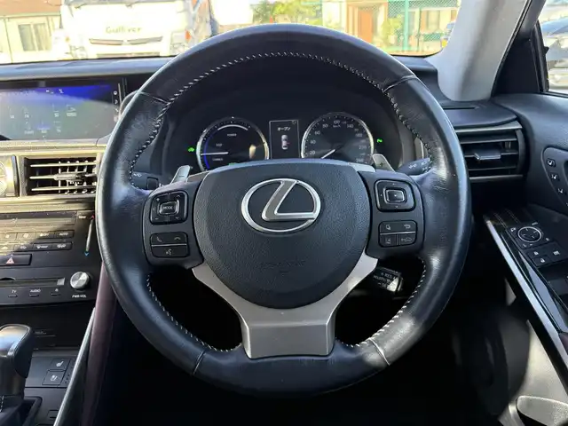 レクサス ＩＳ 300h バージョンL 大分県 2017(平29)年 8.4万km マーキュリーグレーマイカ ・ナビ(CD/DVD/SD/USB/AUX)/・バックカメラ/・フルセグテレビ/・プリクラッシュセーフティ/・レーンキープアシスト/・レーダークルーズコントロール/・コーナーセンサー/・ドライブレコーダー/・ETC2.0/・パワーシート/・シートメモリー/・シートヒーター/・シートクーラー/・ステアリングリモコン/・スマートキー/・プッシュスタートボタン