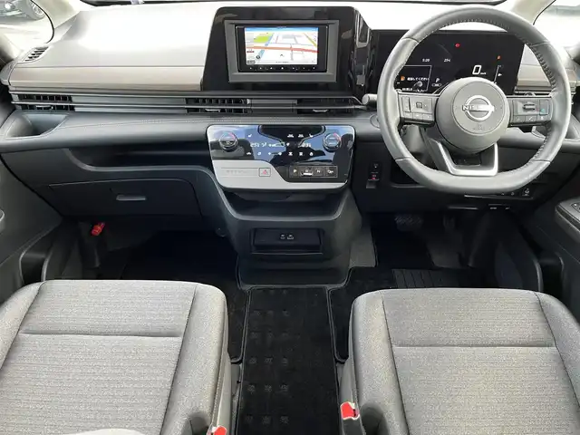 日産 セレナ ハイウェイスター V 鳥取県 2024(令6)年 1.2万km プリズムホワイト ４・W・D/社外ナビ/フルセグ/」BT/USB/アラウンドビューモニター/エマージェンシーブレーキ/レーダークルーズコントロール/両側パワースライド/電動パーキングブレーキ/LEDヘットライト/純正16インチアルミホイール/プッシュエンジンスタート/アイドリングストップ/フロアマット/ドアバイザー/保証書/取扱説明書/スペアキー
