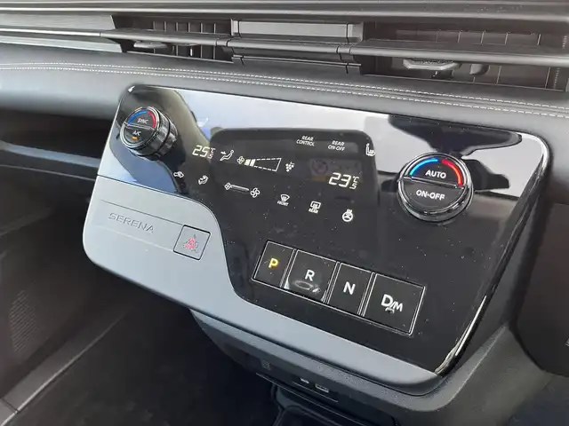 日産 セレナ ハイウェイスター V 鳥取県 2024(令6)年 1.2万km プリズムホワイト ４・W・D/社外ナビ/フルセグ/」BT/USB/アラウンドビューモニター/エマージェンシーブレーキ/レーダークルーズコントロール/両側パワースライド/電動パーキングブレーキ/LEDヘットライト/純正16インチアルミホイール/プッシュエンジンスタート/アイドリングストップ/フロアマット/ドアバイザー/保証書/取扱説明書/スペアキー