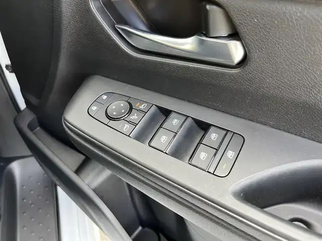 日産 セレナ ハイウェイスター V 鳥取県 2024(令6)年 1.2万km プリズムホワイト ４・W・D/社外ナビ/フルセグ/」BT/USB/アラウンドビューモニター/エマージェンシーブレーキ/レーダークルーズコントロール/両側パワースライド/電動パーキングブレーキ/LEDヘットライト/純正16インチアルミホイール/プッシュエンジンスタート/アイドリングストップ/フロアマット/ドアバイザー/保証書/取扱説明書/スペアキー